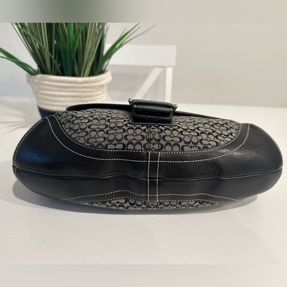 COACH Black Leather Gray Jacquard Signature Canvas Soho Hobo Bag (F042-6808) - Picture 4 of 8